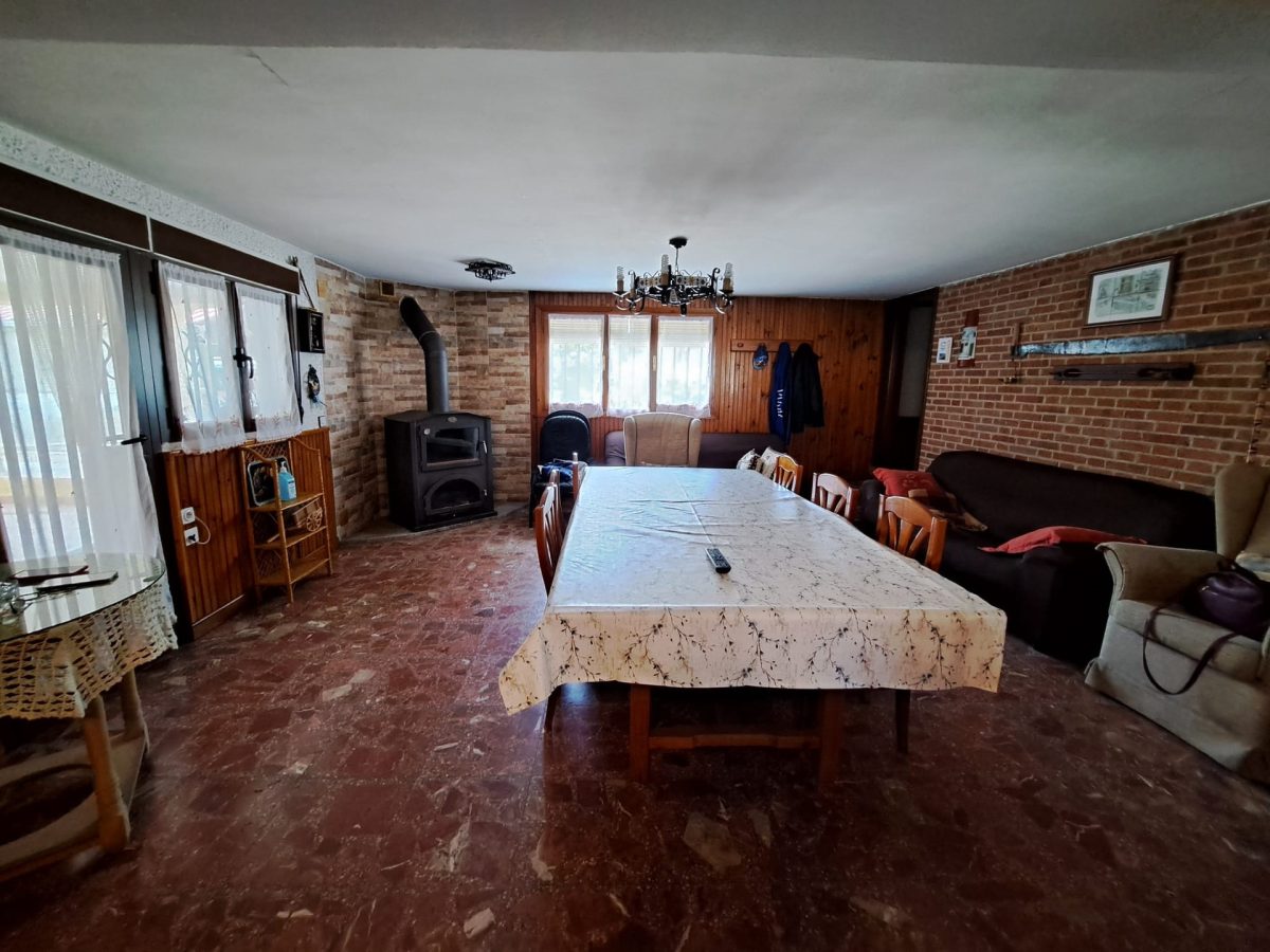 CHALET INDEPENDIENTE EN URBANIZACIÓN PINAR DE NAVARES!!!! A 10 minutos de Ávila capital