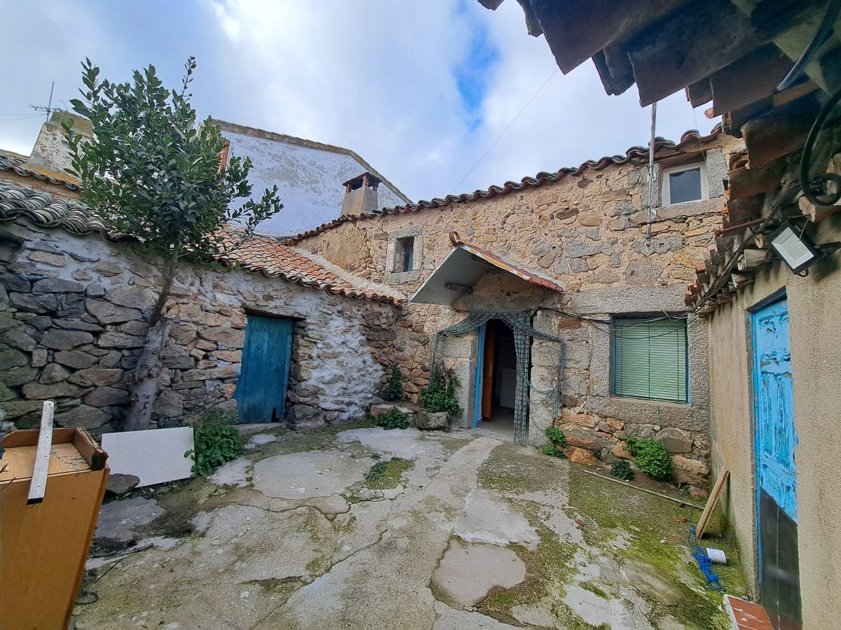 Casa con jardín en Cabañas (a 20 minutos de Ávila capital)