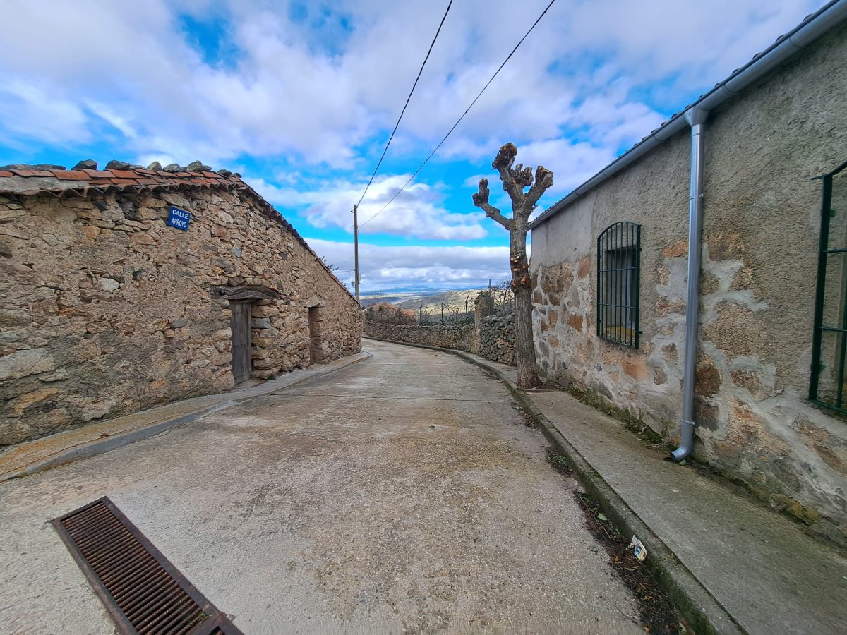 Casa con jardín en Cabañas (a 20 minutos de Ávila capital)